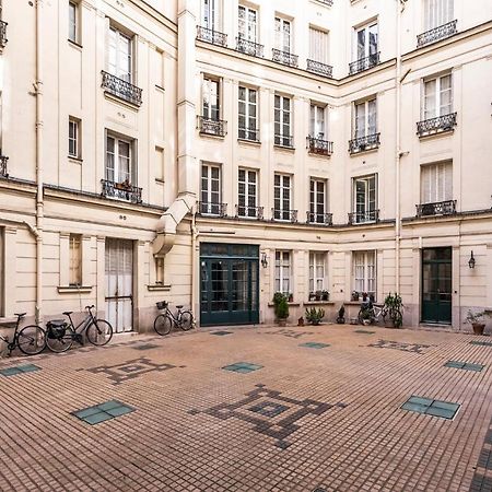 Tourville - Tres Beau Studio - Bail Mobilite Paris Bagian luar foto